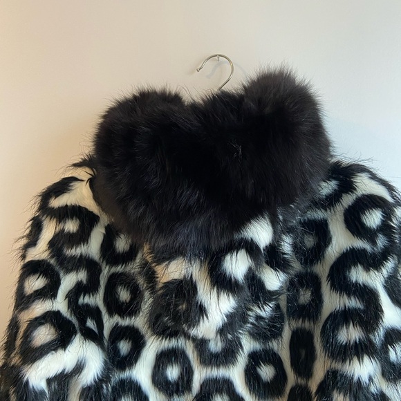 Hooded Fur Jacket - Picture 5 of 12